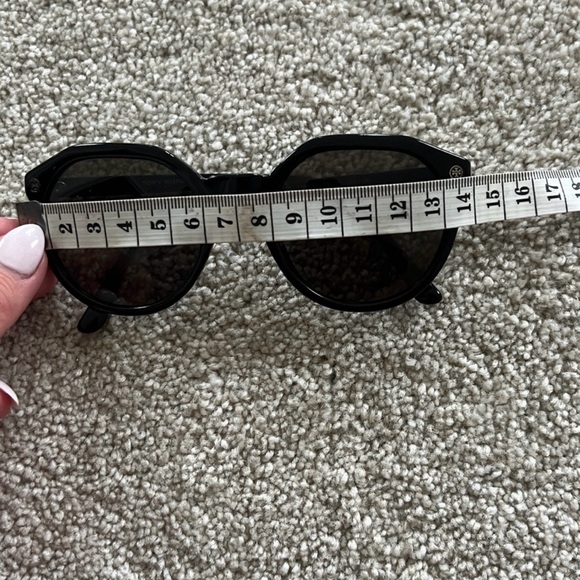 Tory Burch Black Sunnis Sunglasses with Orange Case included - Picture 9 of 11